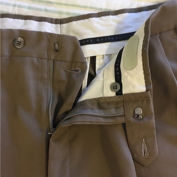 HENRY GRETEL men’s taupe pants 32 x 30. Pleated front. dry clean. - Picture 5 of 6